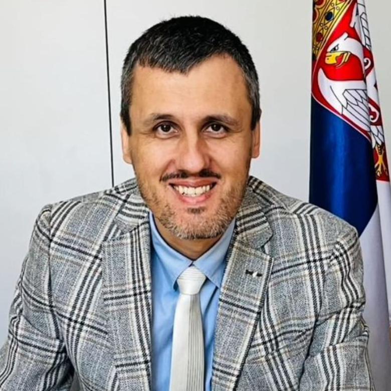 др Саша Лазовић
